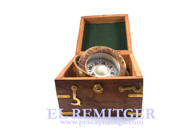 COMPASS IN WOOD BOX